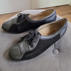 Yoshinoya Black Leather Laceup Women's Shoes